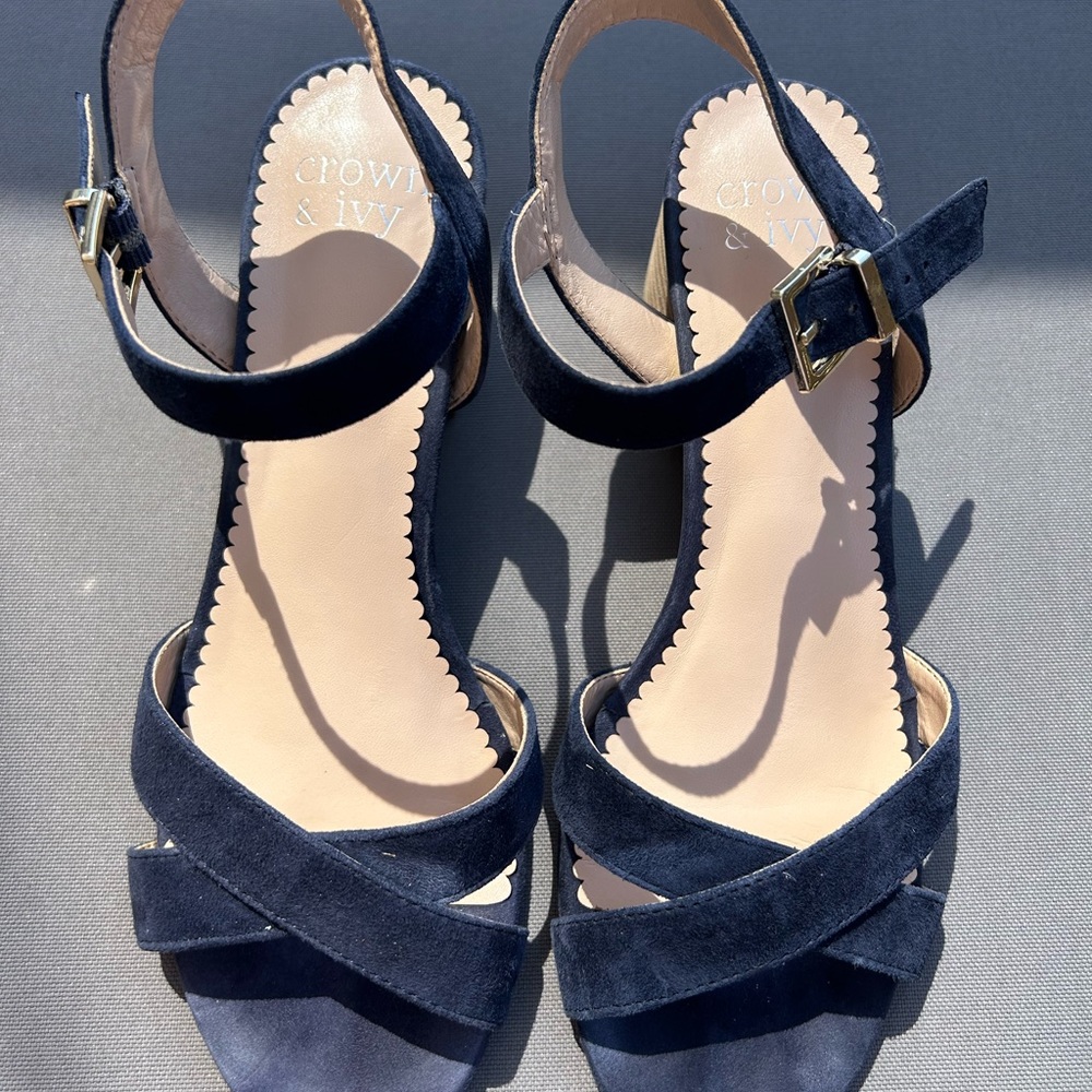 Women’s Wedge Heels - Picture 2 of 6